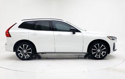2024 Volvo XC60 B5 Plus Dark Theme