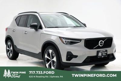 2025 Volvo XC40 B5 Plus Dark Theme