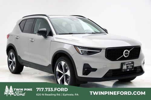 2025 Volvo XC40 B5 Plus Dark Theme