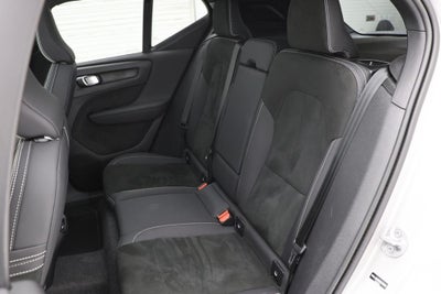 2025 Volvo XC40 B5 Plus Dark Theme