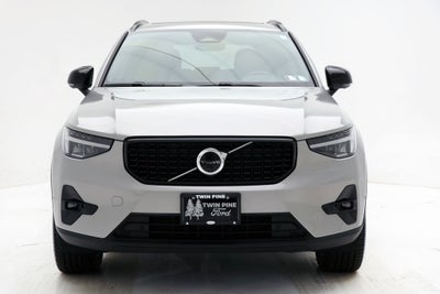 2025 Volvo XC40 B5 Plus Dark Theme