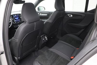 2025 Volvo XC40 B5 Plus Dark Theme