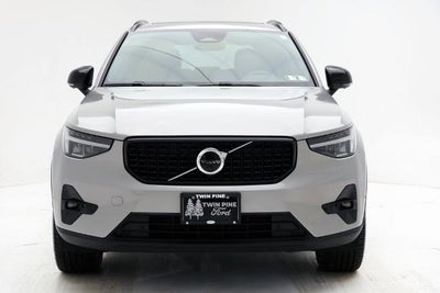 2025 Volvo XC40 B5 Plus Dark Theme