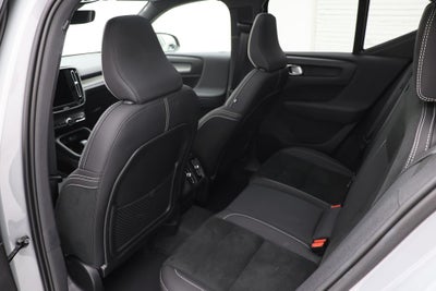 2025 Volvo XC40 B5 Plus Dark Theme