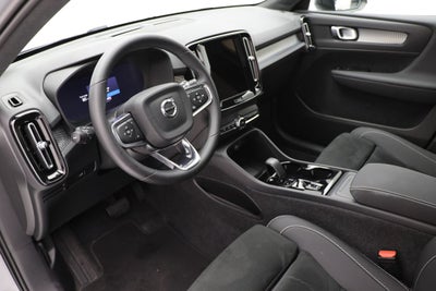 2025 Volvo XC40 B5 Plus Dark Theme