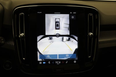 2025 Volvo XC40 B5 Plus Dark Theme