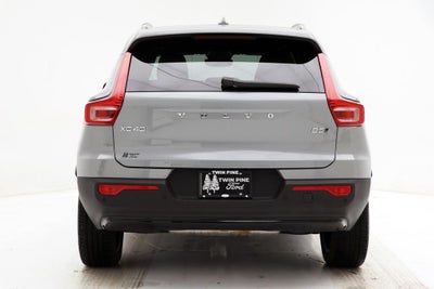2025 Volvo XC40 B5 Plus Dark Theme