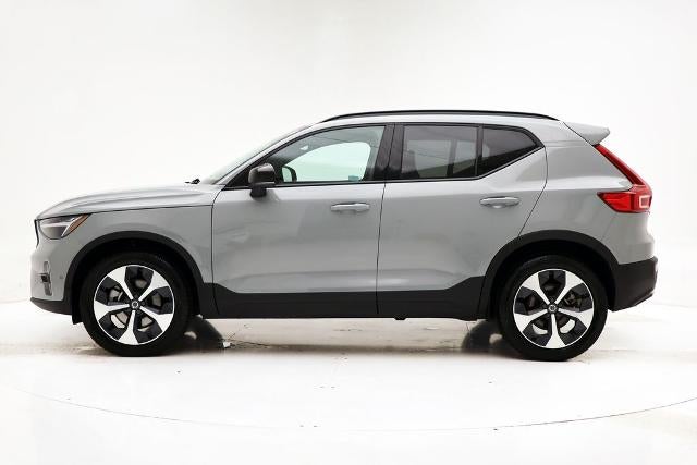2025 Volvo XC40 B5 Plus Dark Theme