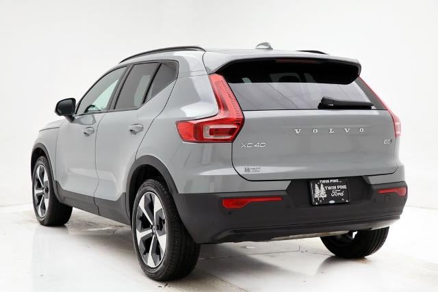 2025 Volvo XC40 B5 Plus Dark Theme