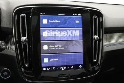 2025 Volvo XC40 B5 Plus Dark Theme