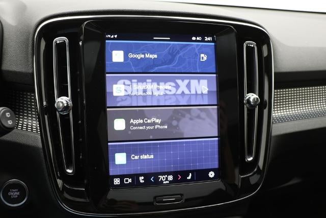 2025 Volvo XC40 B5 Plus Dark Theme