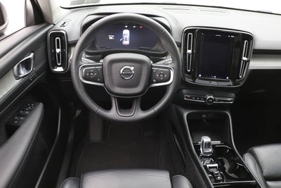2023 Volvo XC40 B5 Plus Bright Theme