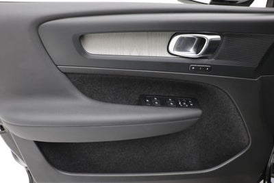 2023 Volvo XC40 B5 Plus Bright Theme