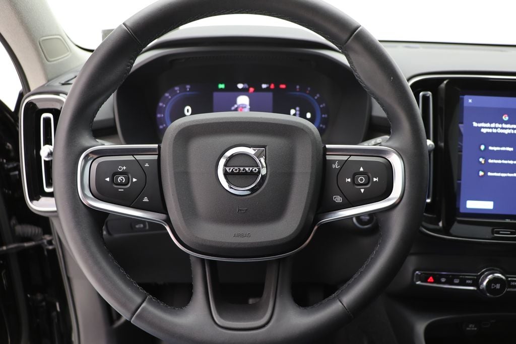 2023 Volvo XC40 B5 Plus Bright Theme