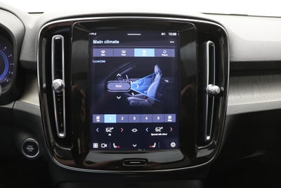 2023 Volvo XC40 B5 Plus Bright Theme