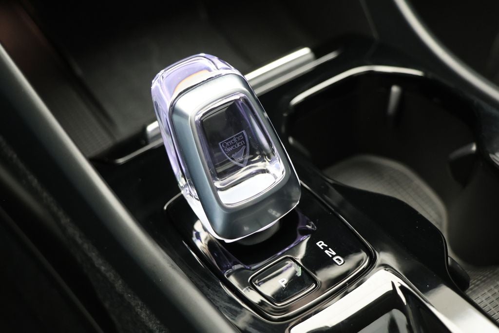 2023 Volvo XC40 B5 Plus Bright Theme