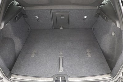 2023 Volvo XC40 B5 Plus Bright Theme