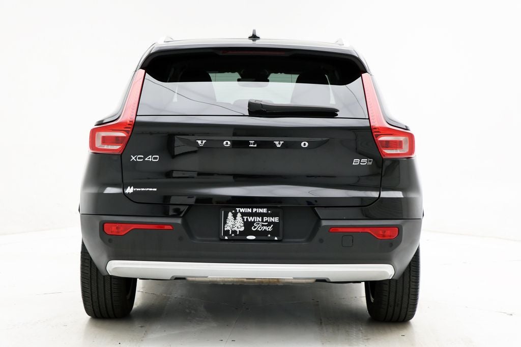 2023 Volvo XC40 B5 Plus Bright Theme