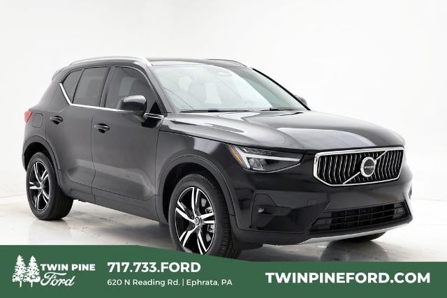 2023 Volvo XC40 B5 Plus Bright Theme