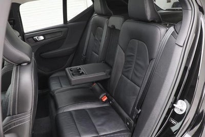 2023 Volvo XC40 B5 Plus Bright Theme