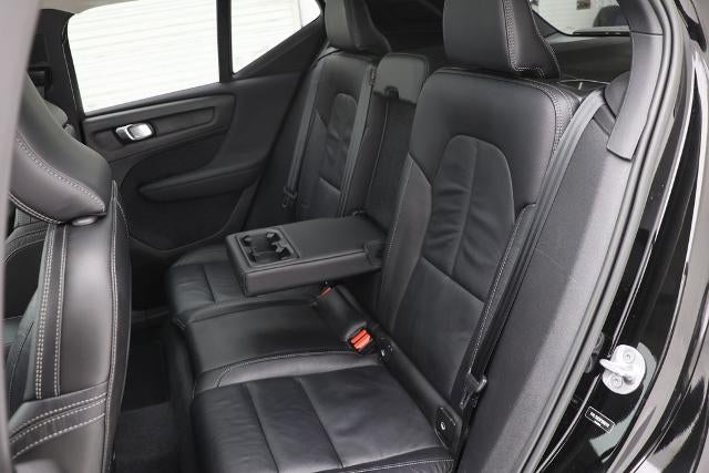 2023 Volvo XC40 B5 Plus Bright Theme