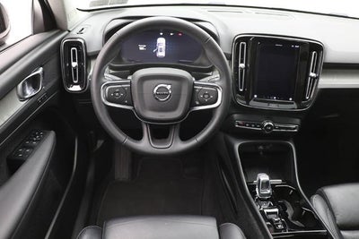 2023 Volvo XC40 B5 Plus Bright Theme