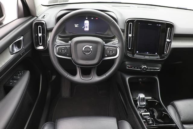 2023 Volvo XC40 B5 Plus Bright Theme