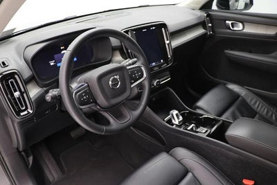 2023 Volvo XC40 B5 Plus Bright Theme