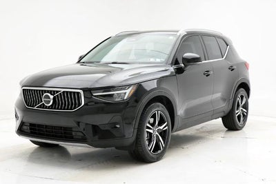 2023 Volvo XC40 B5 Plus Bright Theme