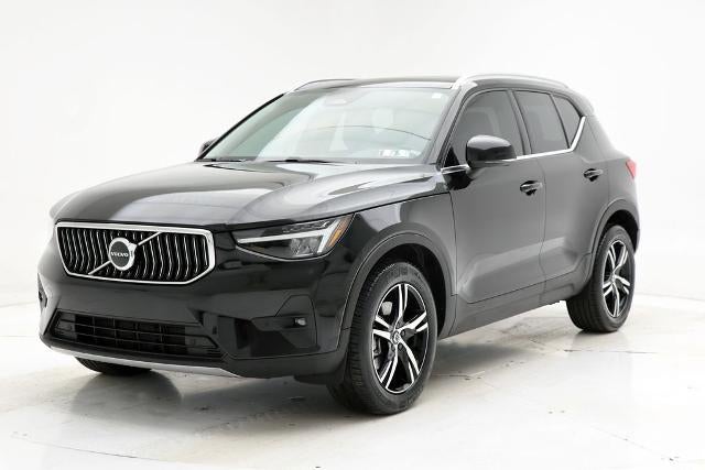 2023 Volvo XC40 B5 Plus Bright Theme
