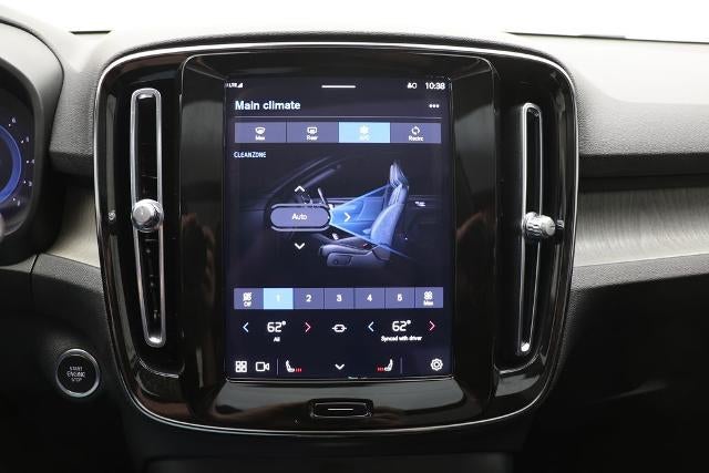 2023 Volvo XC40 B5 Plus Bright Theme