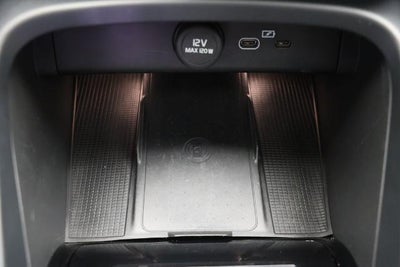 2023 Volvo XC40 B5 Plus Bright Theme