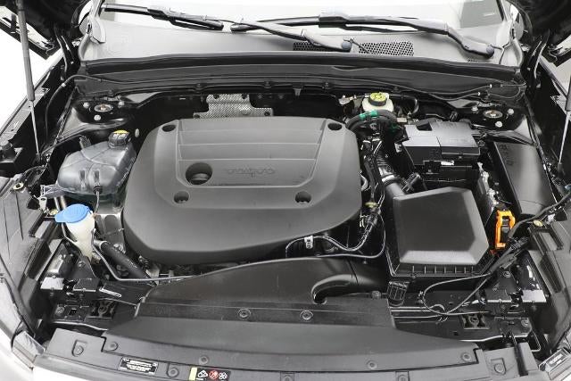 2023 Volvo XC40 B5 Plus Bright Theme