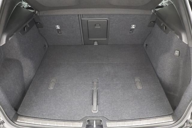 2023 Volvo XC40 B5 Plus Bright Theme