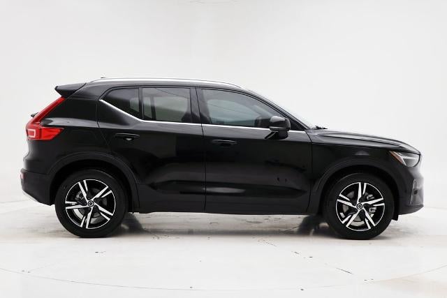 2023 Volvo XC40 B5 Plus Bright Theme
