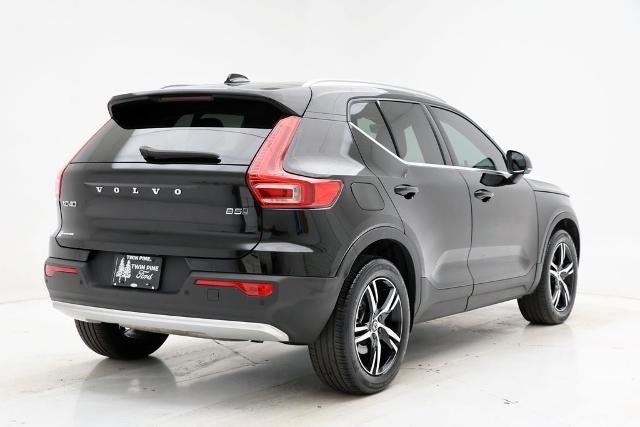 2023 Volvo XC40 B5 Plus Bright Theme