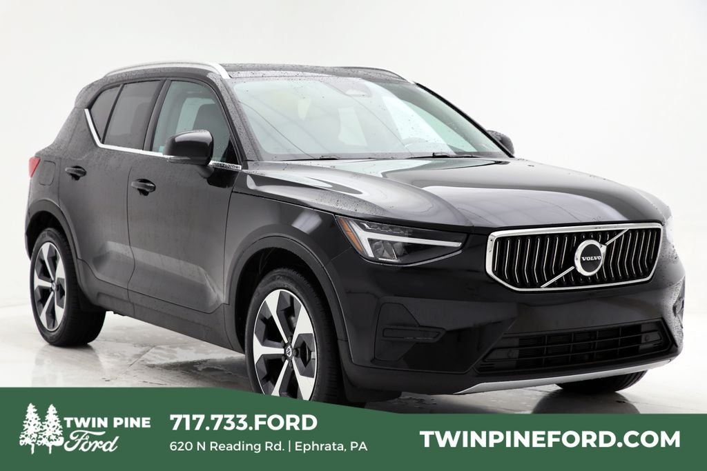 2025 Volvo XC40 B5 Core