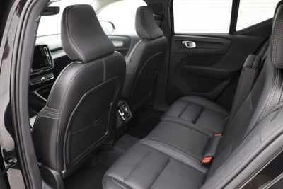 2025 Volvo XC40 B5 Core