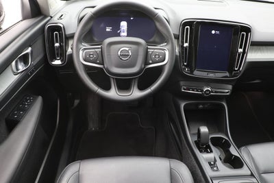 2025 Volvo XC40 B5 Core