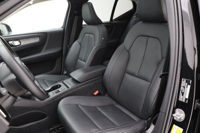 2025 Volvo XC40 B5 Core