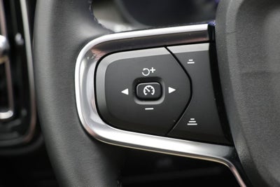 2025 Volvo XC40 B5 Core