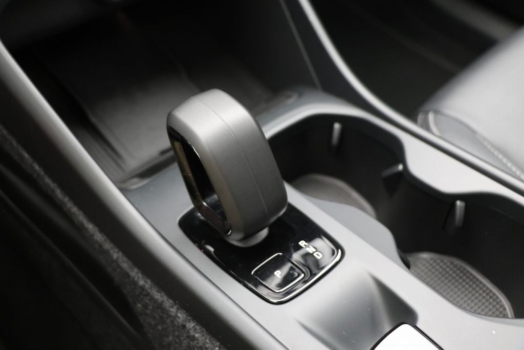 2025 Volvo XC40 B5 Core