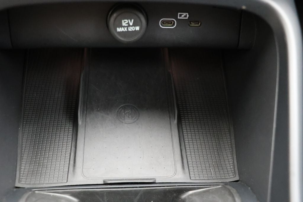 2025 Volvo XC40 B5 Core