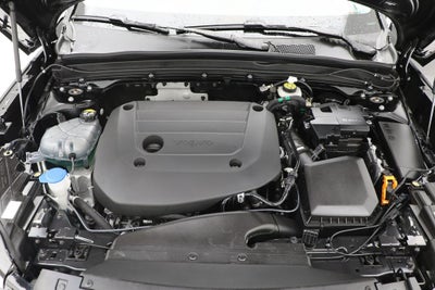 2025 Volvo XC40 B5 Core