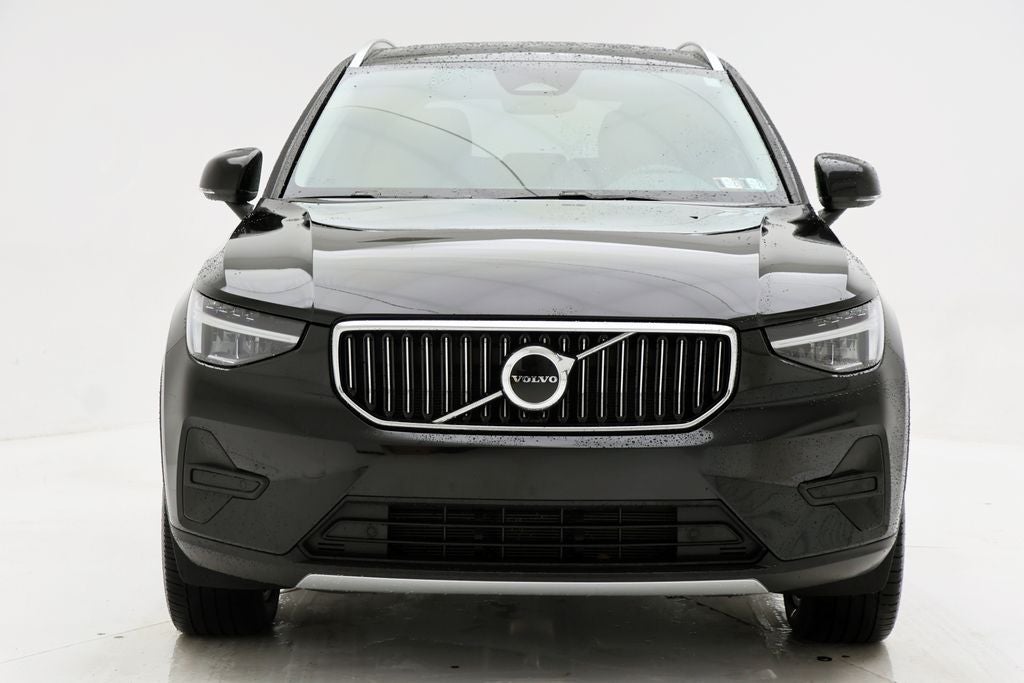 2025 Volvo XC40 B5 Core