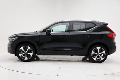 2025 Volvo XC40 B5 Core