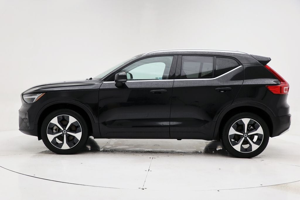 2025 Volvo XC40 B5 Core