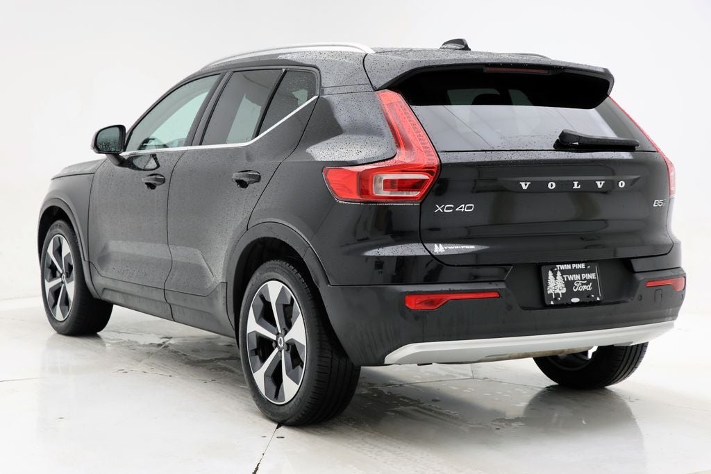 2025 Volvo XC40 B5 Core