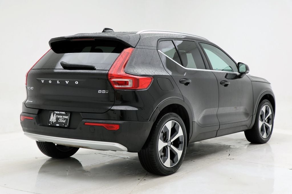 2025 Volvo XC40 B5 Core