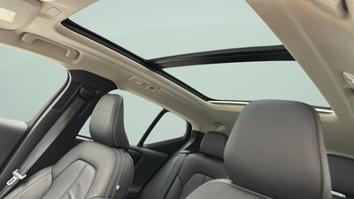 2024 Volvo XC40 B5 Core
